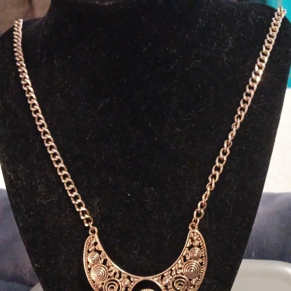 Must bundle Gold mint boho necklace - Picture 2 of 3